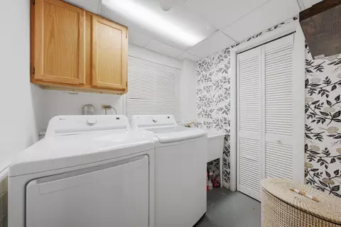 Other - 2206 Kingston Dr, Wheaton, IL 60187 photo 8 of 8