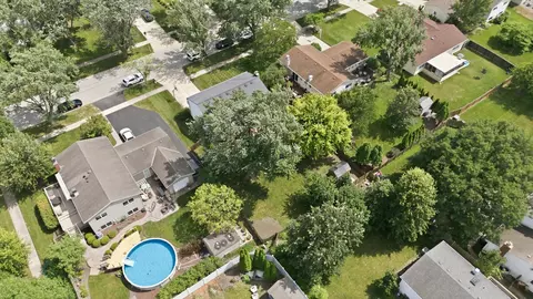 View/Area - 2206 Kingston Dr, Wheaton, IL 60187 photo 3 of 5