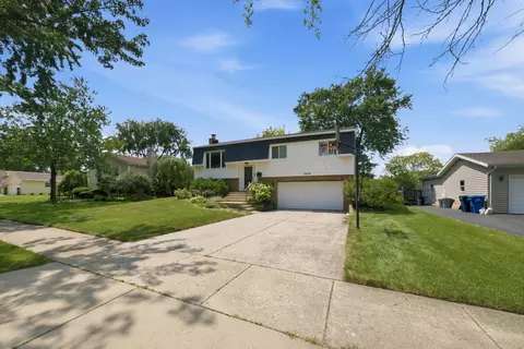 Other - 2206 Kingston Dr, Wheaton, IL 60187 photo 1 of 8
