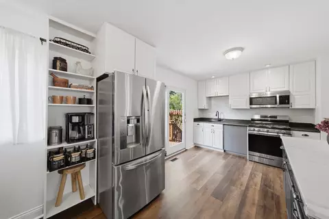 Kitchen - 2206 Kingston Dr, Wheaton, IL 60187 photo 6 of 6