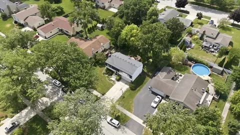 View/Area - 2206 Kingston Dr, Wheaton, IL 60187 photo 2 of 5