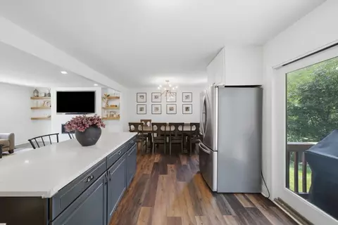 Kitchen - 2206 Kingston Dr, Wheaton, IL 60187 photo 3 of 6