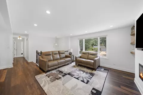Living - 2206 Kingston Dr, Wheaton, IL 60187 photo 4 of 8