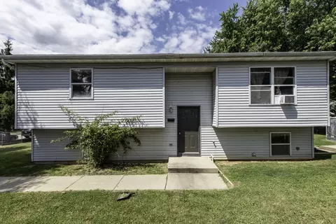 929 Adams St, Waukegan, IL 60085