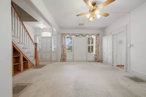 Living - 24654 Hazel Rd, Sterling, IL 61081 photo 2 of 4