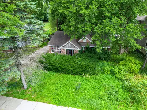 509 N Washington St, Westmont, IL 60559