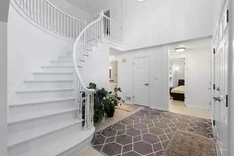 Entry Way - 887 N Dovington Ct, Hoffman Estates, IL 60169 photo 1 of 4