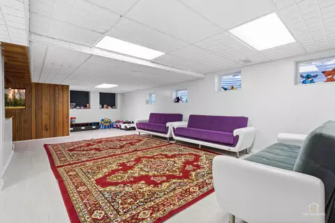 Other - 887 N Dovington Ct, Hoffman Estates, IL 60169 photo 9 of 12