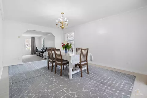 Dining - 887 N Dovington Ct, Hoffman Estates, IL 60169 photo 1 of 1