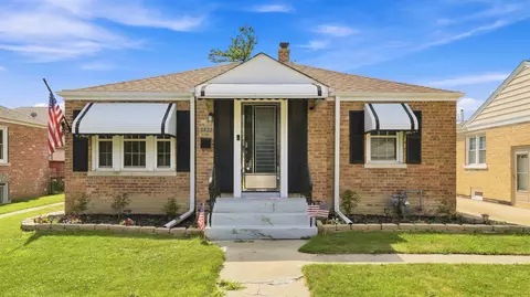 3432 Lonnquist Dr, Franklin Park, IL 60131