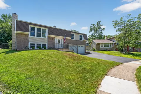 Exterior - 4 Devon Ct, Bolingbrook, IL 60440 photo 16 of 17