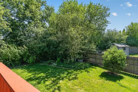 Exterior - 4 Devon Ct, Bolingbrook, IL 60440 photo 15 of 17