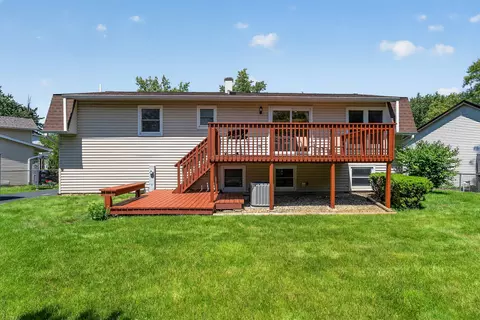 Exterior - 4 Devon Ct, Bolingbrook, IL 60440 photo 8 of 17
