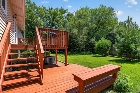 Exterior - 4 Devon Ct, Bolingbrook, IL 60440 photo 6 of 17