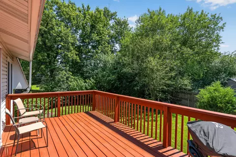 Exterior - 4 Devon Ct, Bolingbrook, IL 60440 photo 11 of 17