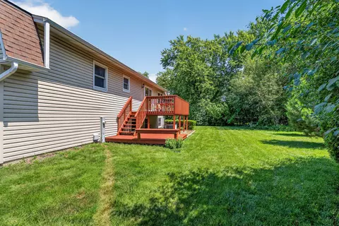 Exterior - 4 Devon Ct, Bolingbrook, IL 60440 photo 5 of 17