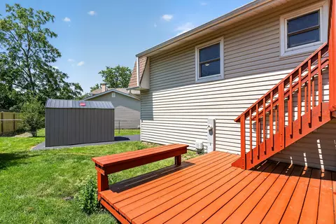 Exterior - 4 Devon Ct, Bolingbrook, IL 60440 photo 7 of 17