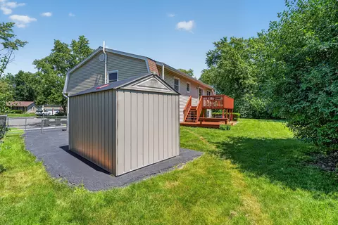 Exterior - 4 Devon Ct, Bolingbrook, IL 60440 photo 4 of 17