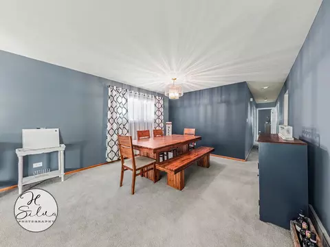 Dining - 4402 Sycamore Ln, Rolling Meadows, IL 60008 photo 1 of 2