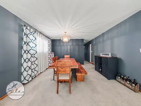 Dining - 4402 Sycamore Ln, Rolling Meadows, IL 60008 photo 2 of 2