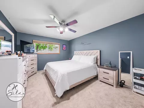 Bedroom - 4402 Sycamore Ln, Rolling Meadows, IL 60008 photo 1 of 3