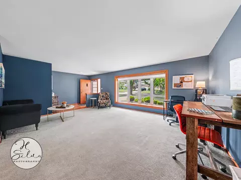 Living - 4402 Sycamore Ln, Rolling Meadows, IL 60008 photo 4 of 8