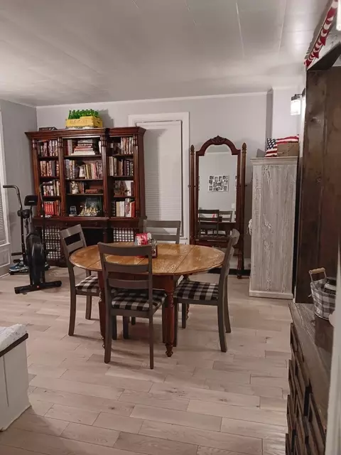 Dining - 509 S Madison St, Morrison, IL 61270 photo 3 of 3