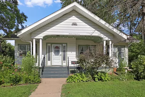 1927 Tremont Ave, Davenport, IA 52803