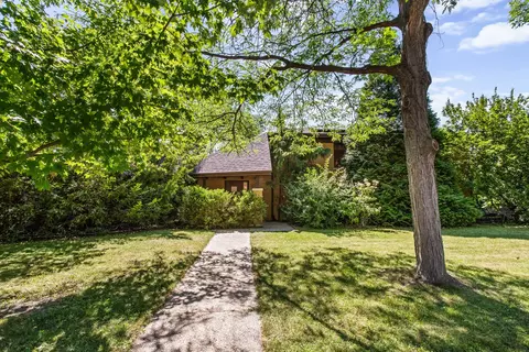 4529 W Columbia Ave, Lincolnwood, IL 60712