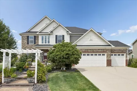 4327 Plantree Rd, Naperville, IL 60564
