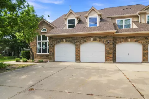 352 Satinwood Ct N, Buffalo Grove, IL 60089