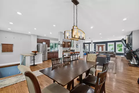Dining - 108 N Main St, Algonquin, IL 60102 photo 2 of 2