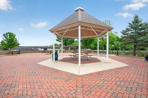 Exterior - 108 N Main St, Algonquin, IL 60102 photo 13 of 16