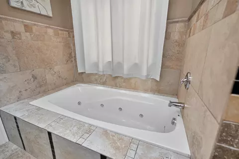 Bath - 108 N Main St, Algonquin, IL 60102 photo 3 of 6