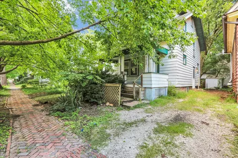 702 W Oregon St, Urbana, IL 61801