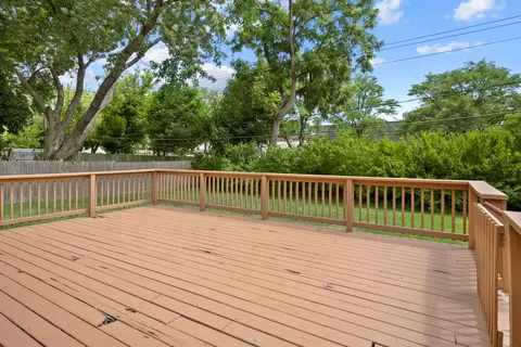 Exterior - 1441 Maple Ln, Elgin, IL 60123 photo 5 of 9