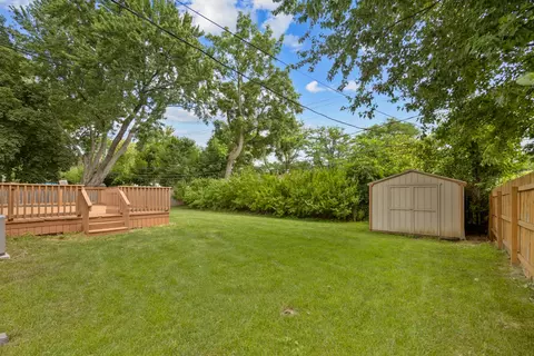Exterior - 1441 Maple Ln, Elgin, IL 60123 photo 8 of 9