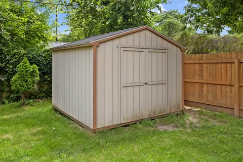 Exterior - 1441 Maple Ln, Elgin, IL 60123 photo 9 of 9