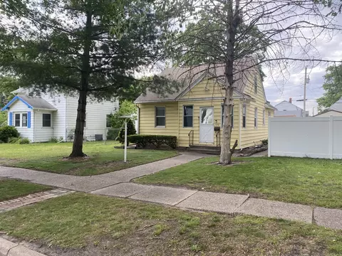 126 S Thornwood Ave, Davenport, IA 52802