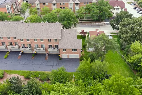 View/Area - 60 E Hattendorf Ave, Roselle, IL 60172 photo 1 of 5