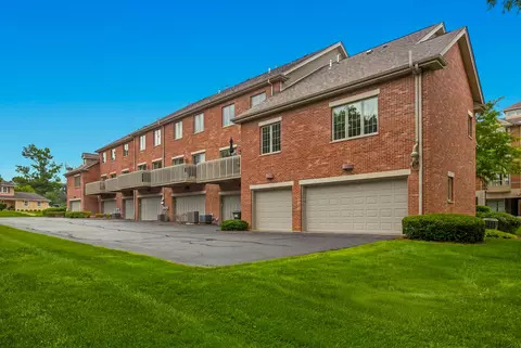 Exterior - 60 E Hattendorf Ave, Roselle, IL 60172 photo 6 of 6