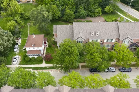 View/Area - 60 E Hattendorf Ave, Roselle, IL 60172 photo 3 of 5