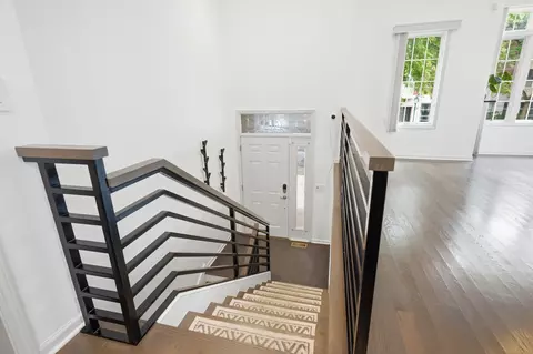 Entry Way - 60 E Hattendorf Ave, Roselle, IL 60172 photo 2 of 5