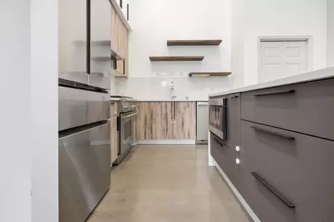 Kitchen - 60 E Hattendorf Ave, Roselle, IL 60172 photo 3 of 3