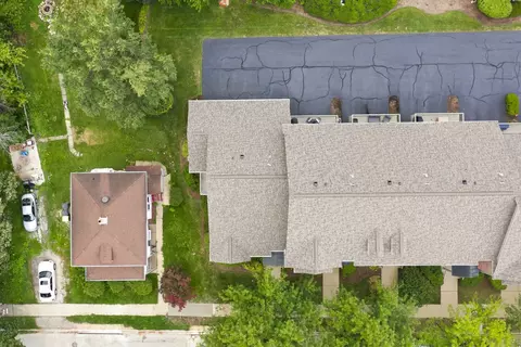 View/Area - 60 E Hattendorf Ave, Roselle, IL 60172 photo 2 of 5
