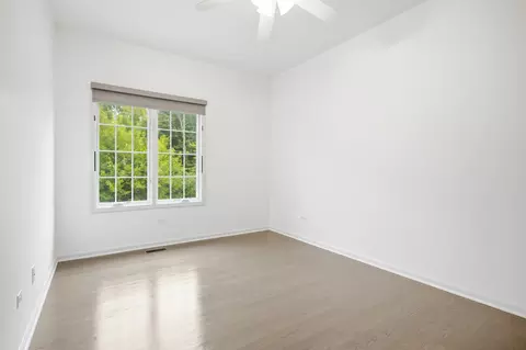 Bedroom - 60 E Hattendorf Ave, Roselle, IL 60172 photo 1 of 5