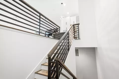 Entry Way - 60 E Hattendorf Ave, Roselle, IL 60172 photo 3 of 5