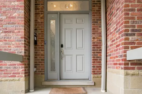 Entry Way - 60 E Hattendorf Ave, Roselle, IL 60172 photo 1 of 5