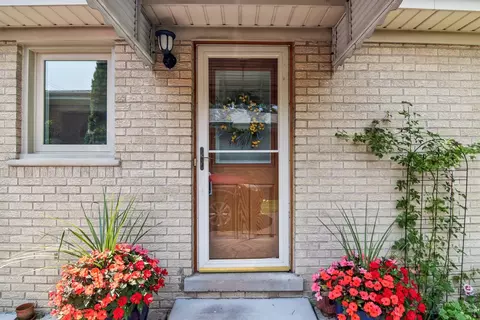 Entry Way - 205 Glenview Rd, Glenview, IL 60025 photo 1 of 3