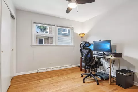 Bedroom - 205 Glenview Rd, Glenview, IL 60025 photo 1 of 8
